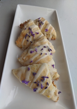 Quick & Easy Glazed Jam Scones: Your 30-Minute Tea Party Treat